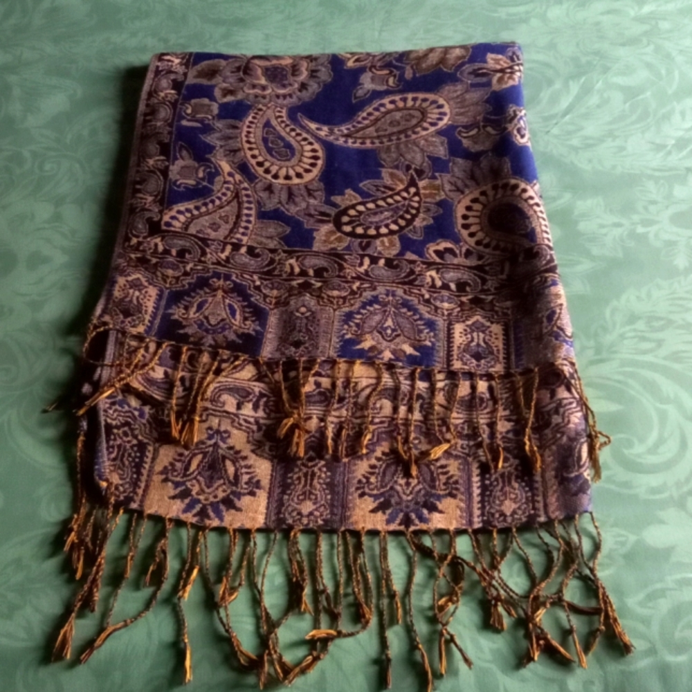 Pasily printed Scarf